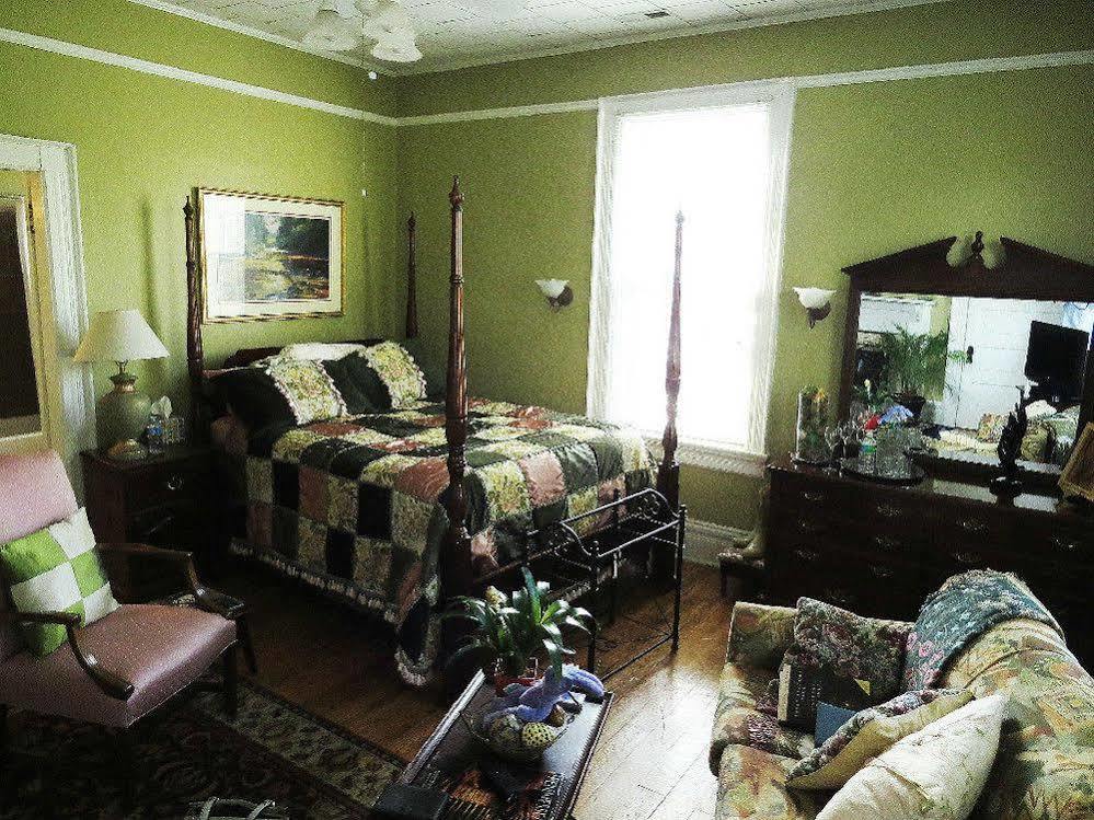 Inn Upon Moon River Plantation Chester Exteriér fotografie
